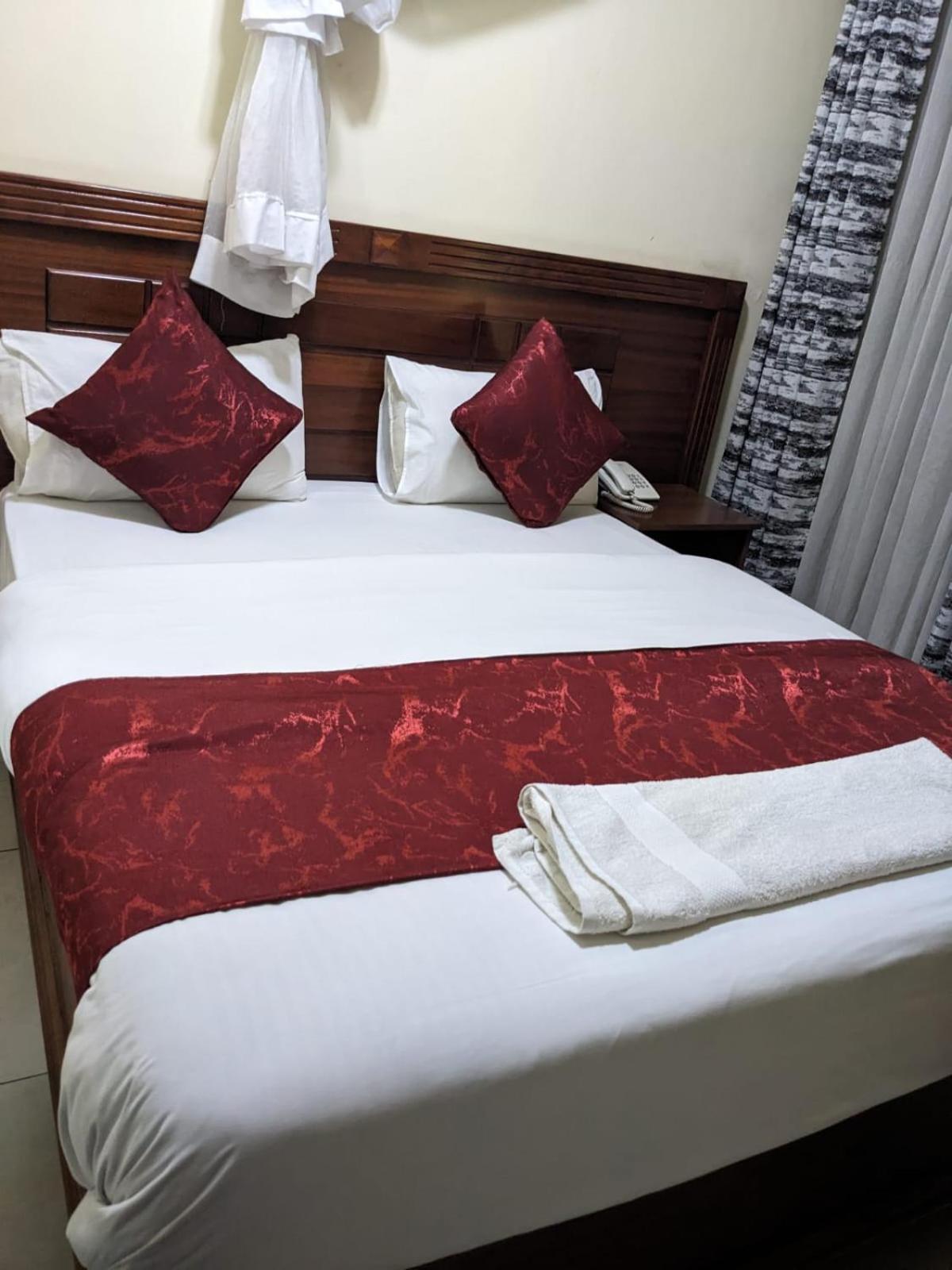 Epitome Times Hotel Nairobi Exteriör bild